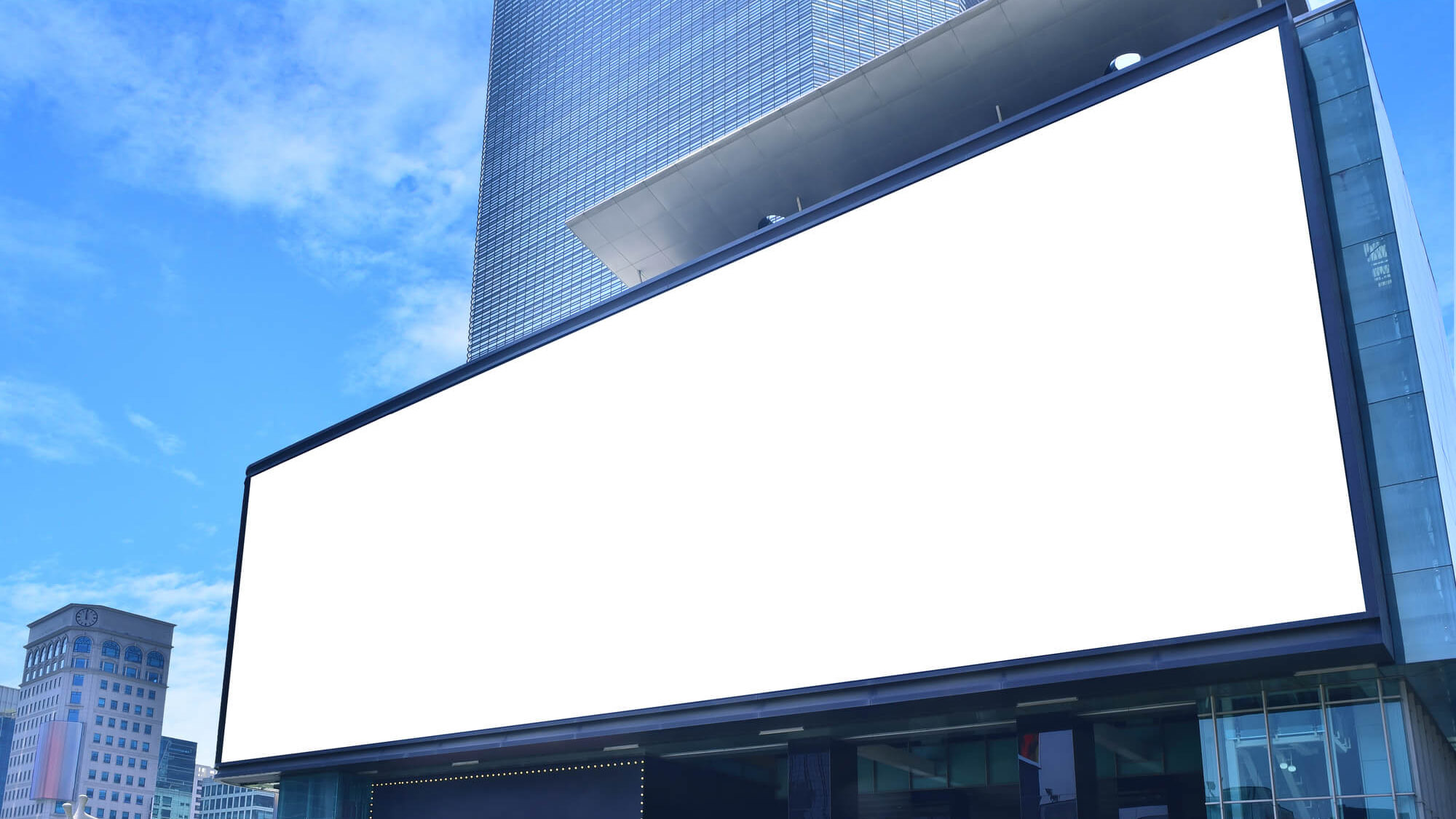 屋外用LEDディスプレイのメリットとデメリットとは？選び方や導入事例も紹介