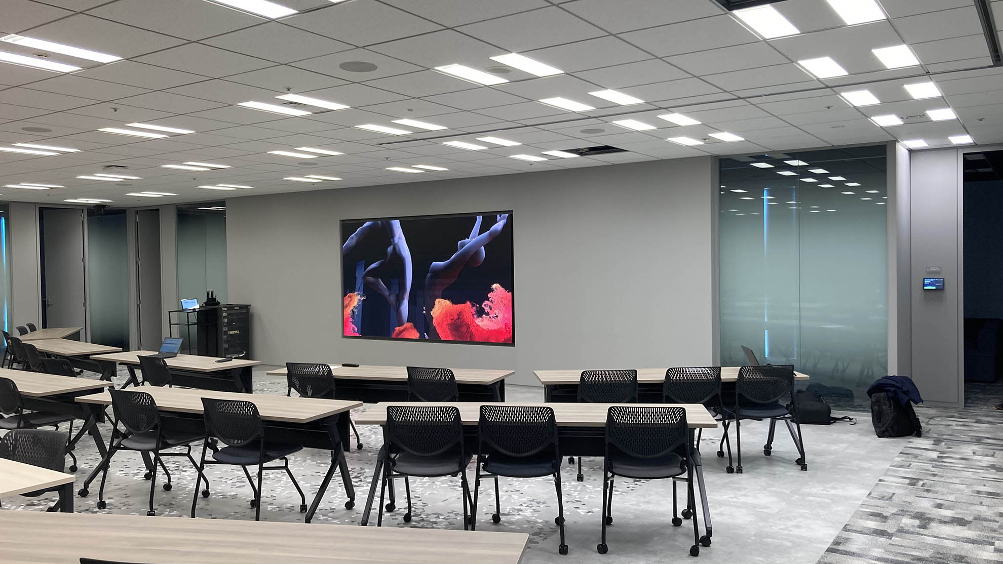 双日テックイノベーション株式会社様 STech I Pier One Samsung The Wall MMF All-in-One 導入事例